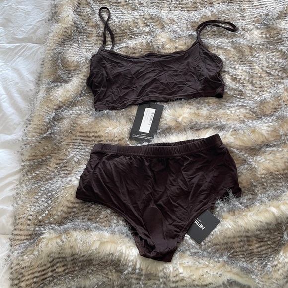 PrettyLittleThing Intimates & Sleepwear Pretty Little Thing